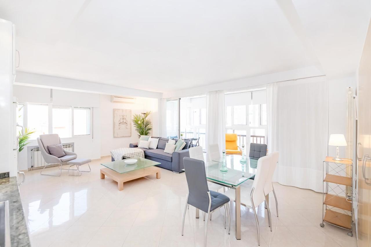 Appartement Bhost - Paseo De La Malagueta à Málaga Extérieur photo