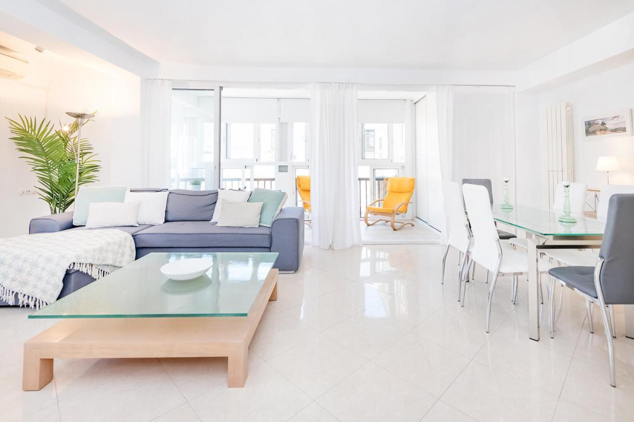 Appartement Bhost - Paseo De La Malagueta à Málaga Extérieur photo